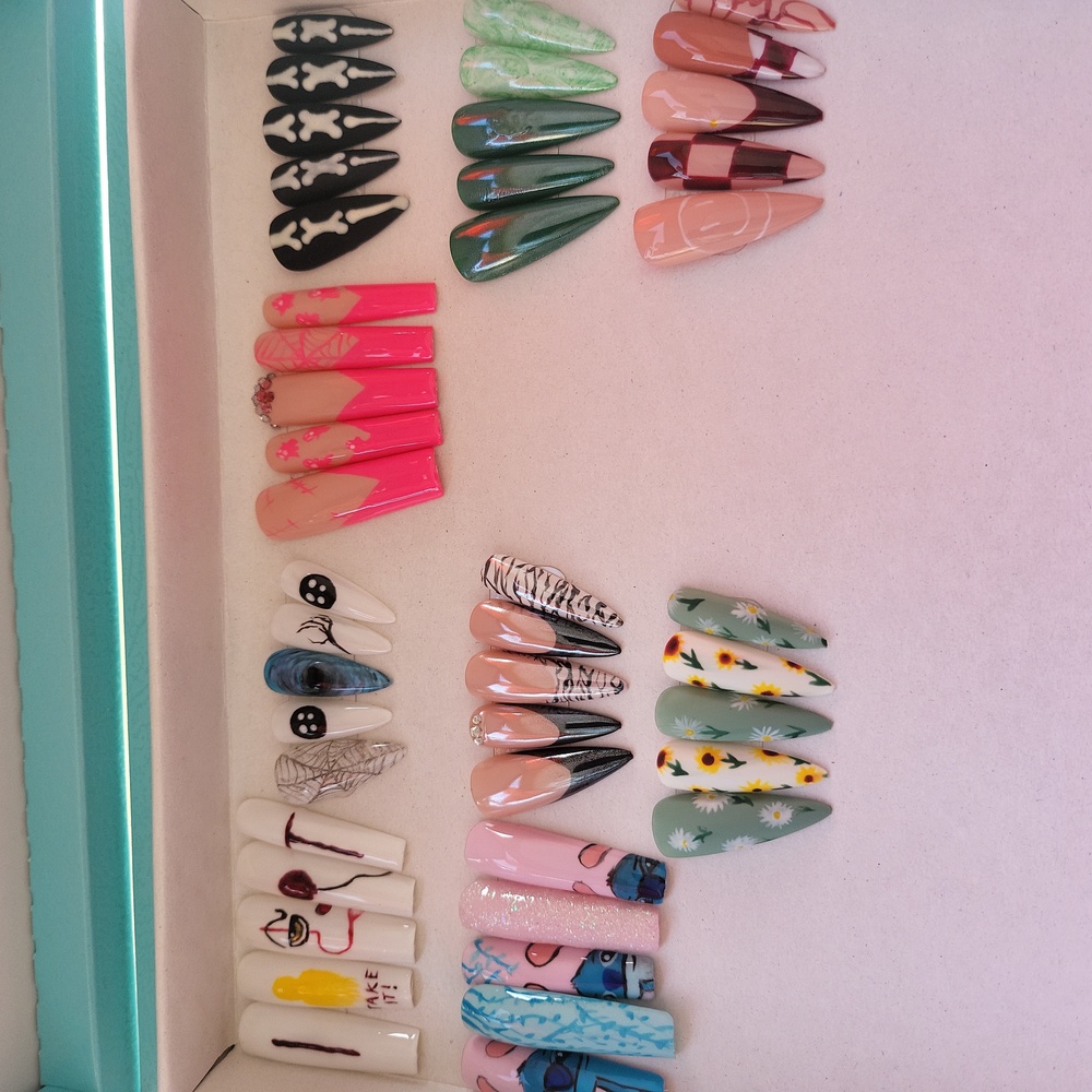 Custom-made acrylic nails